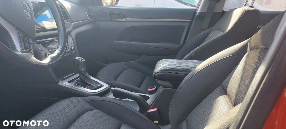 Hyundai Elantra - 18