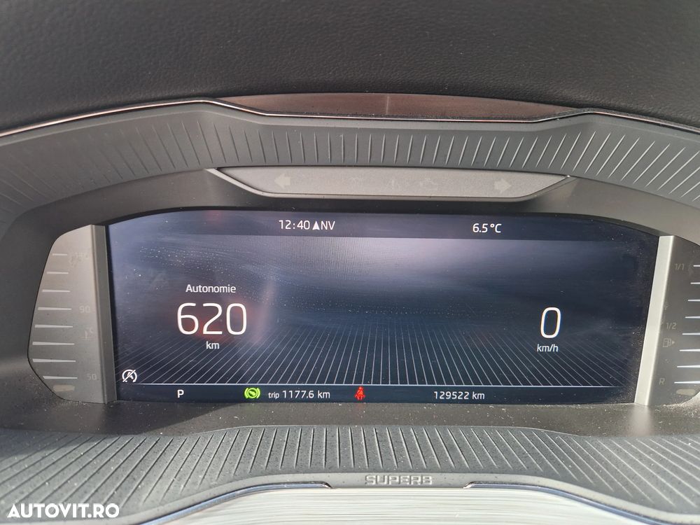 Skoda Superb 2.0 TDI DSG Ambition - 2