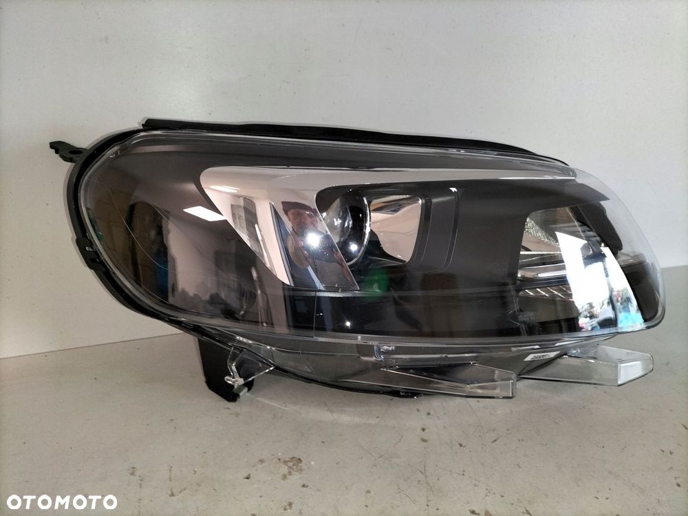 lampa przednia reflektor prawy opel zafira d 19- vivaro c 19- xenon - 3