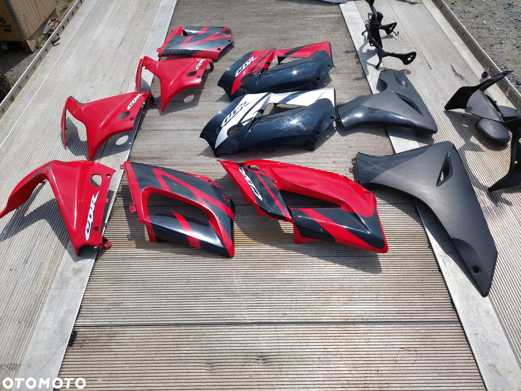 HONDA CBR 125 bok boczek owiewka czasz wypełnienie stelaża - 3
