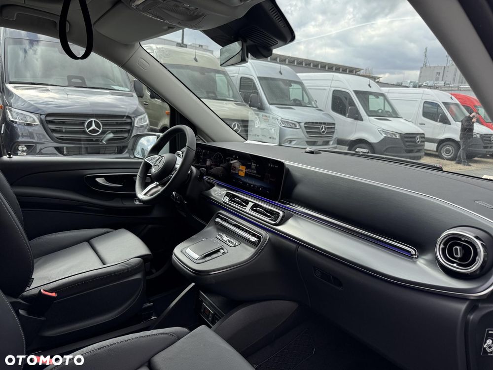 Mercedes-Benz Klasa V - 10
