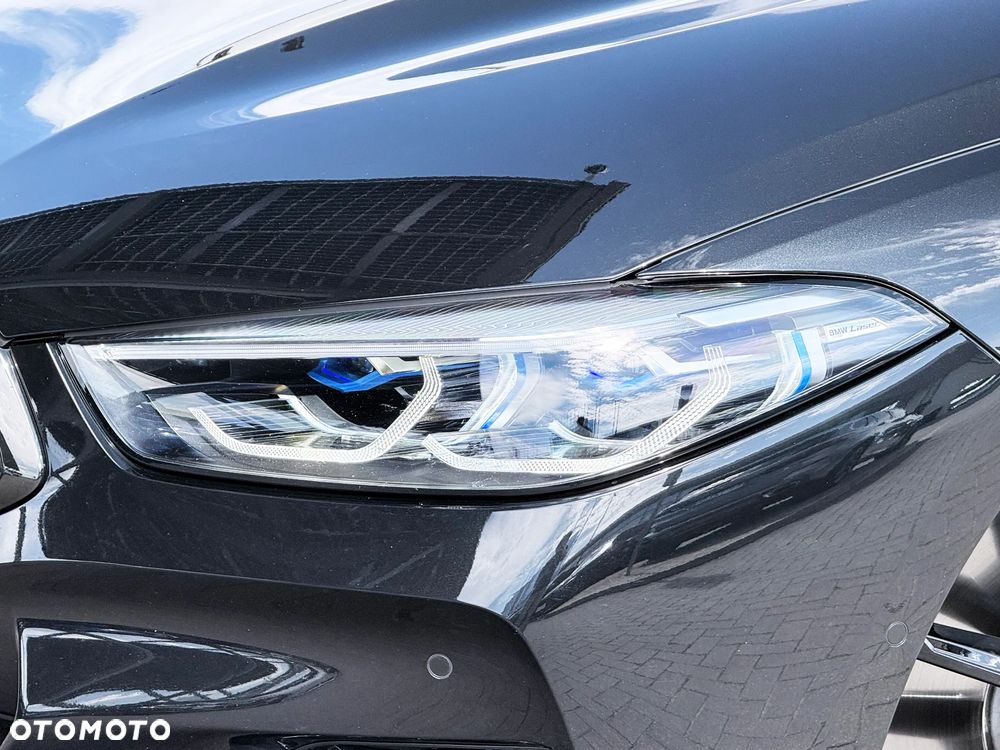 BMW Seria 8 - 10