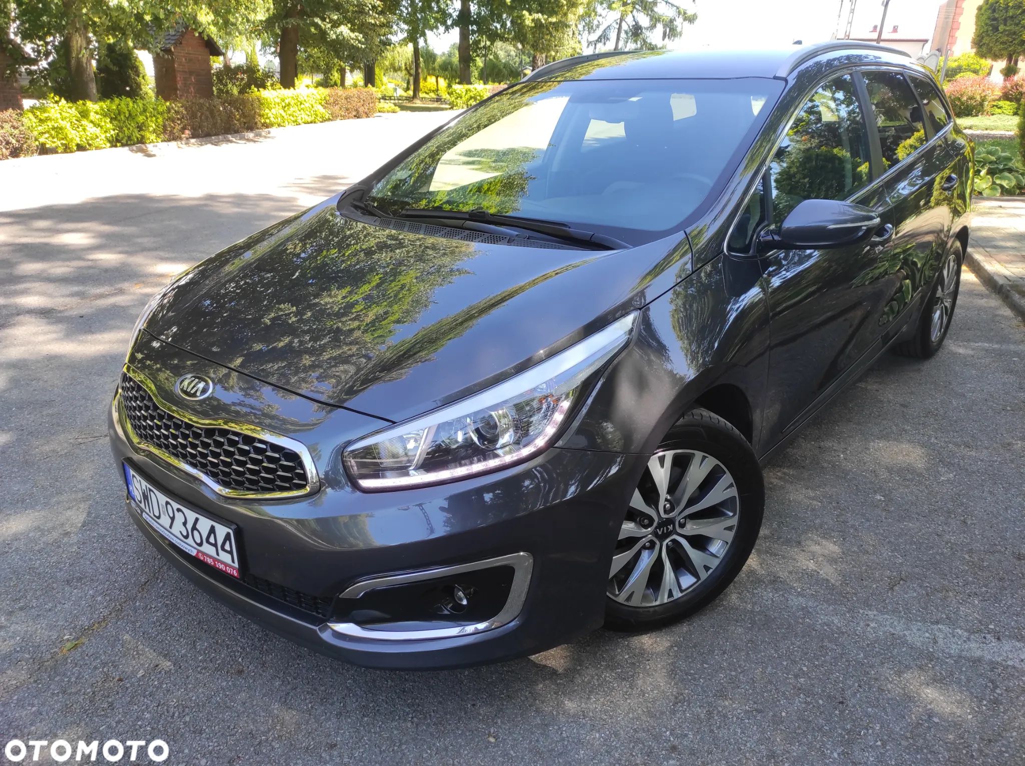Kia Ceed 1.6 GDI Platinum Edition - 1