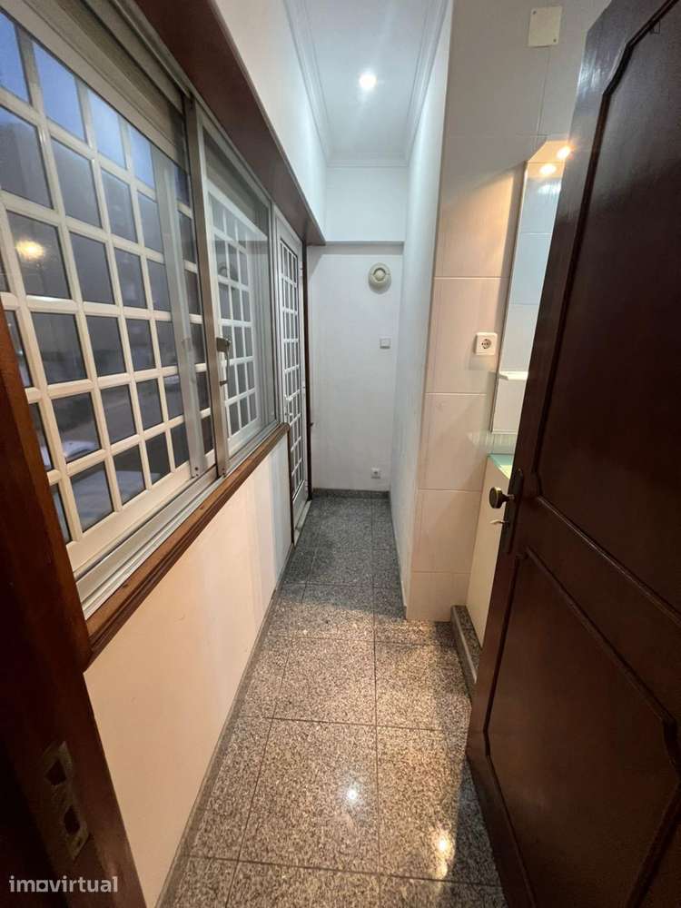 Quarto - localizado em Paranhos Porto - Grande imagem: 5/11