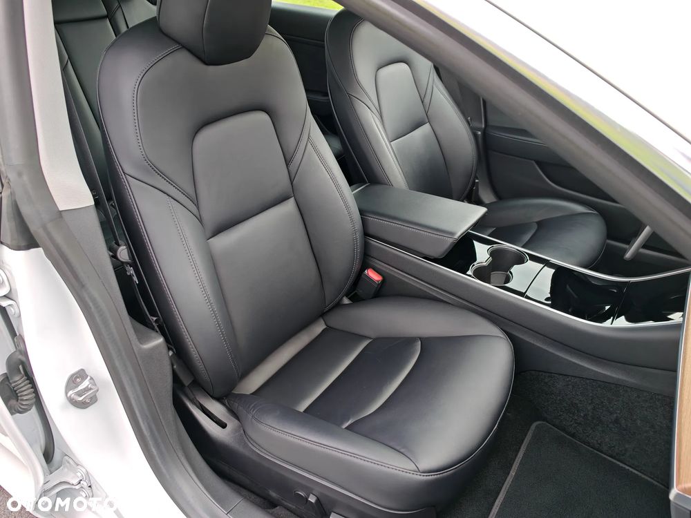 Tesla Model 3 - 33