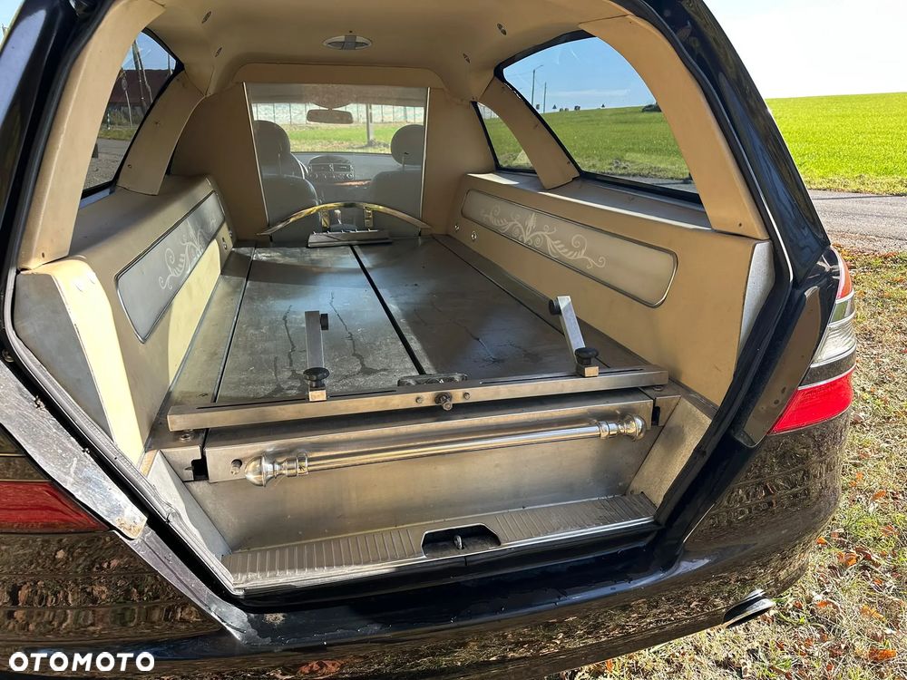 Mercedes-Benz E-Class 2003 photo 5
