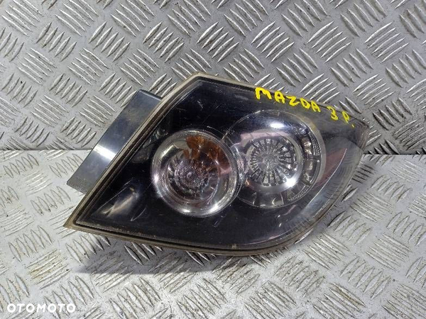 LAMPA PRAWA TYLNA MAZDA 3