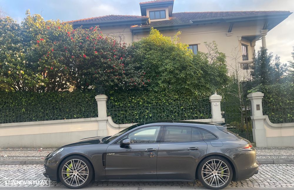 Porsche Panamera Sport Turismo 4 E-Hybrid 10 Years Edition - 8
