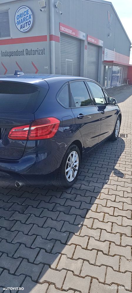 BMW Seria 2 220d - 4