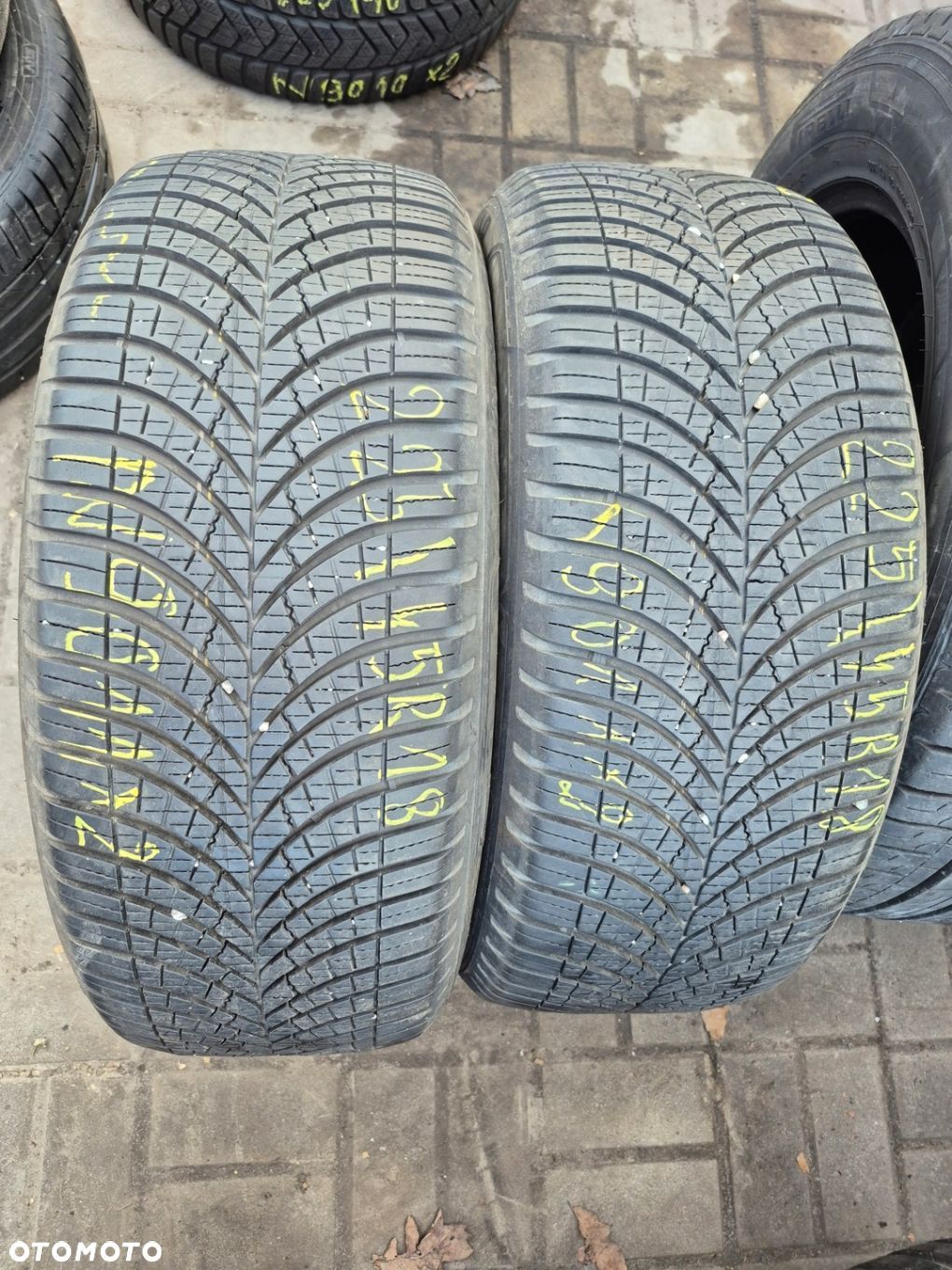 Goodyear VECTOR 4 Seasons 225/45R18 95W 20R 2X - 1