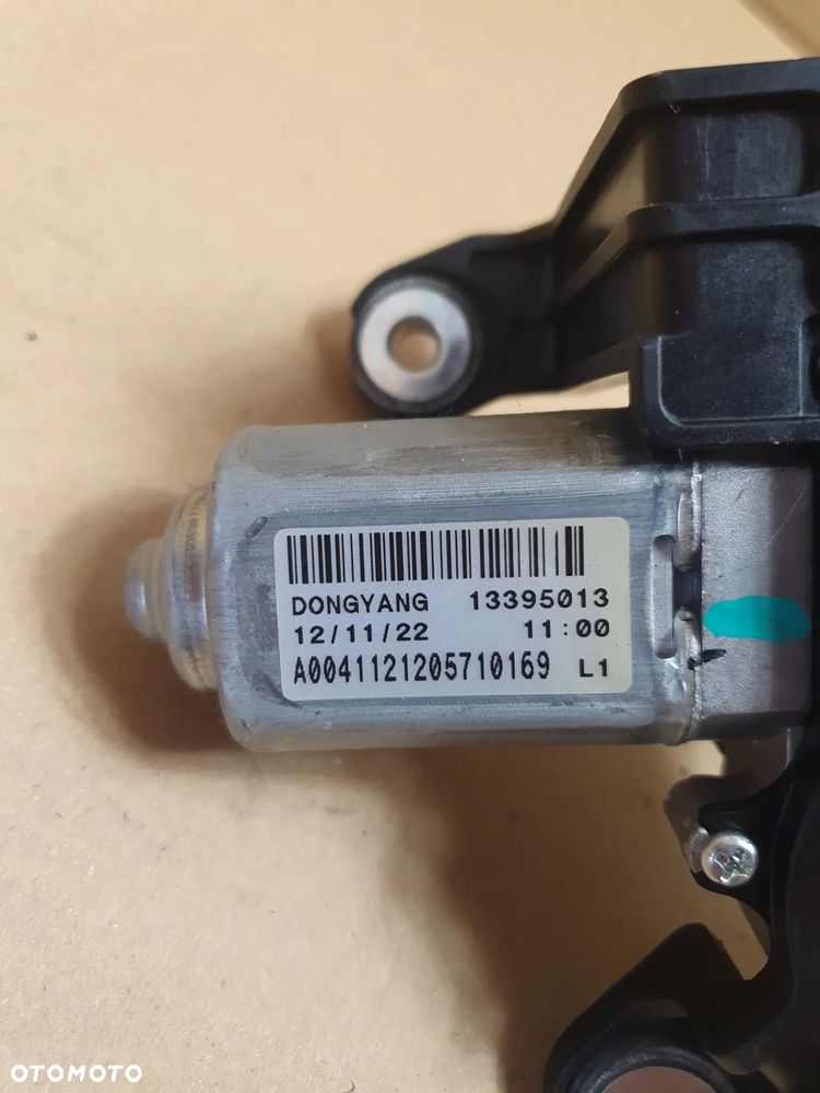 SILNICZEK WYCIERACZKI TYŁ TYLNEJ OPEL ASTRA J IV HB 13395013 - 2