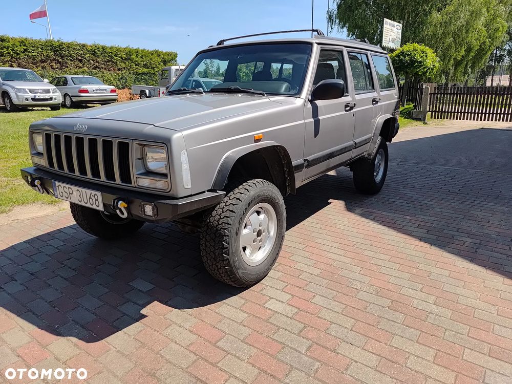 Jeep Cherokee - 2