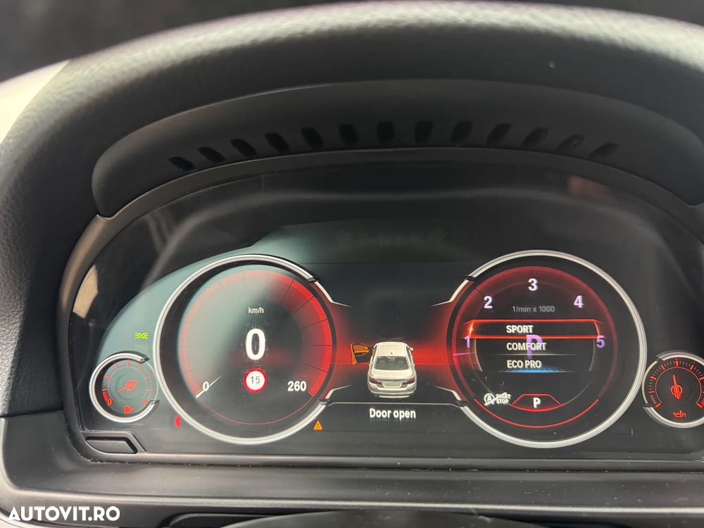 BMW Seria 5 525d Sport-Aut. - 32