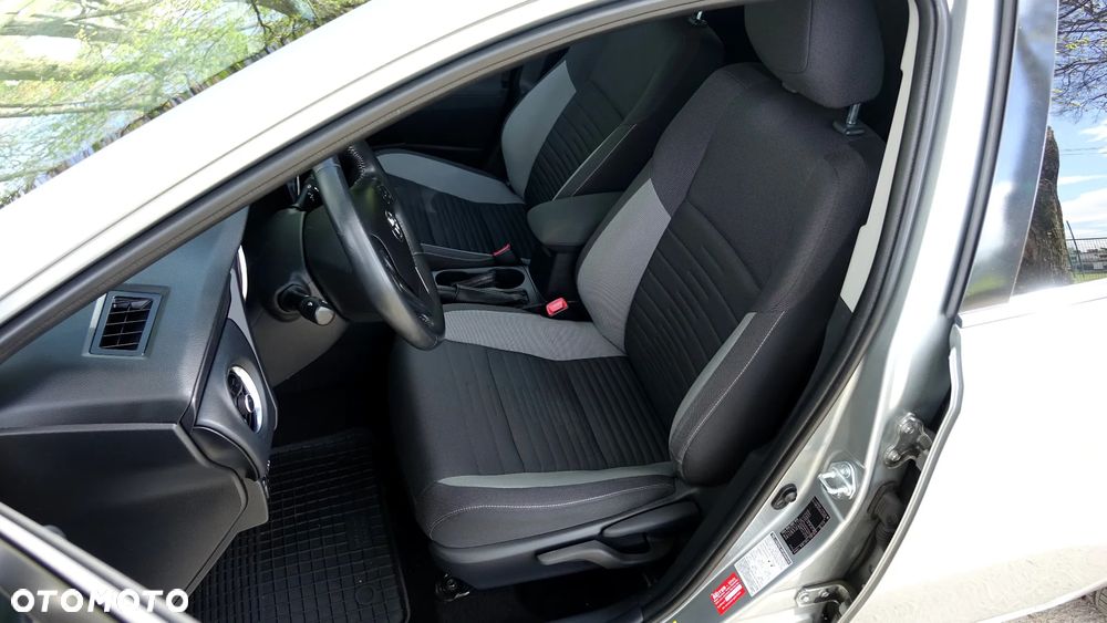 Toyota Auris - 7