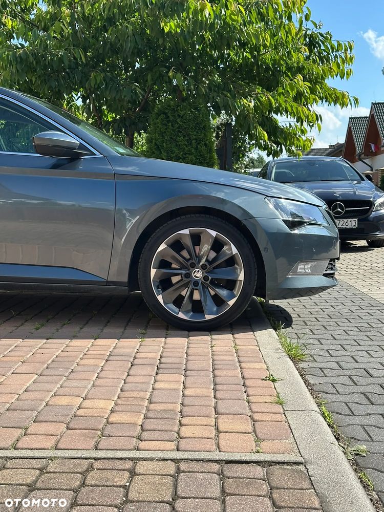 Skoda Superb 2.0 TDI Style DSG - 4