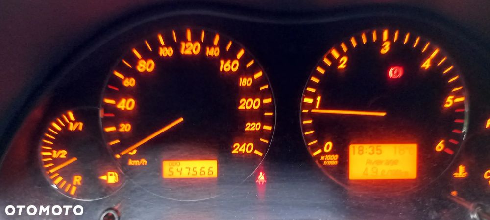 Toyota Avensis - 10