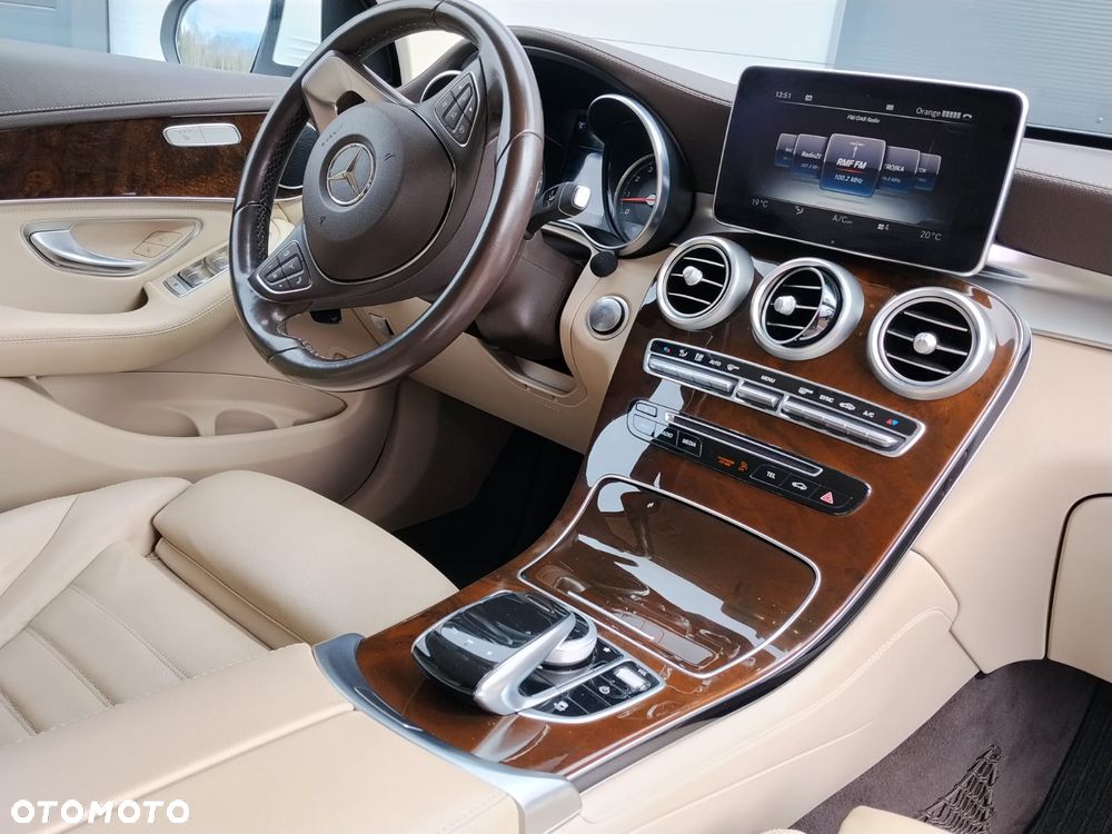 Mercedes-Benz GLC 250 4Matic 9G-TRONIC AMG Line - 12