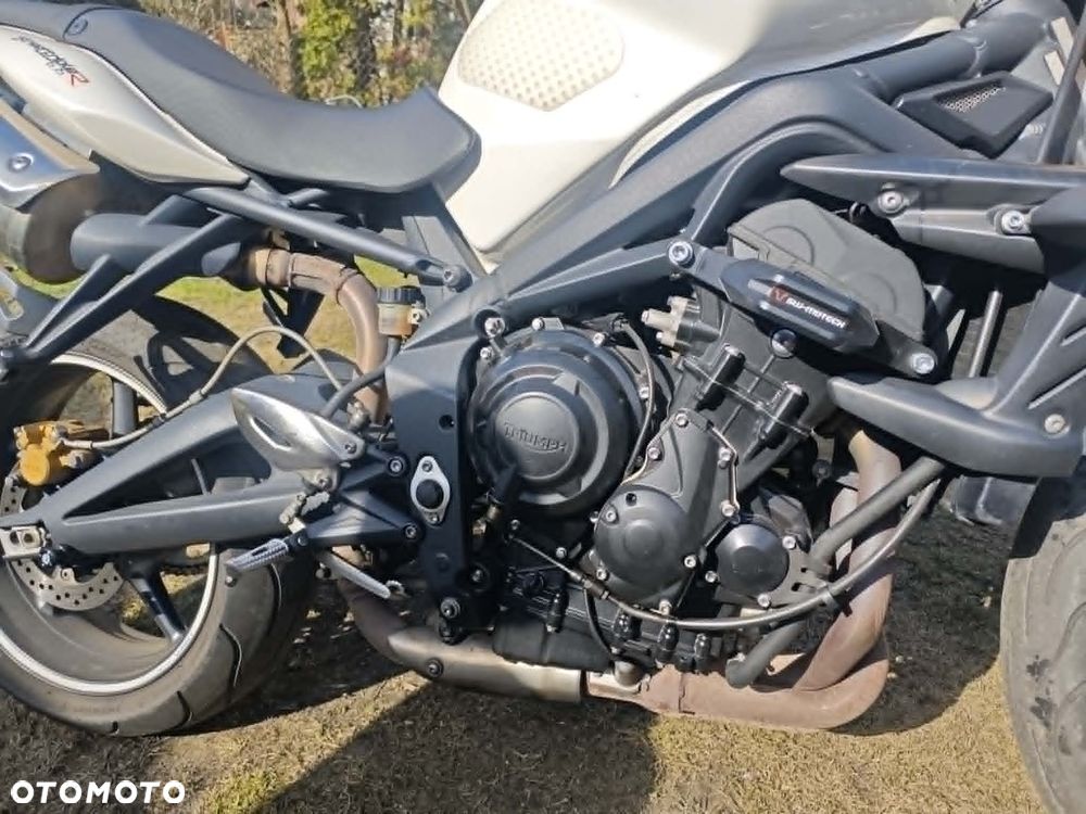 Triumph Street Triple - 5