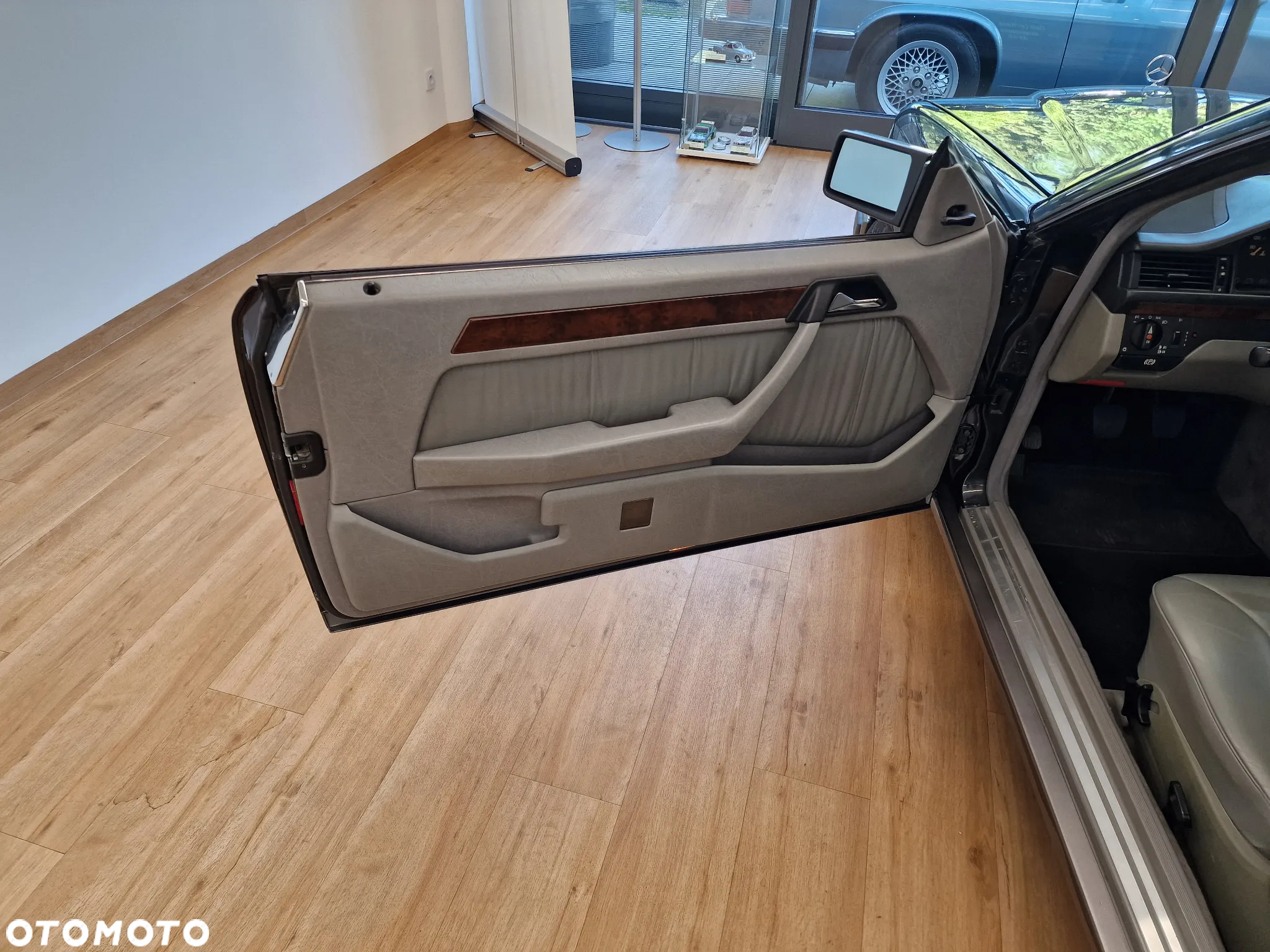 Mercedes-Benz W124 (1984-1993) - 27