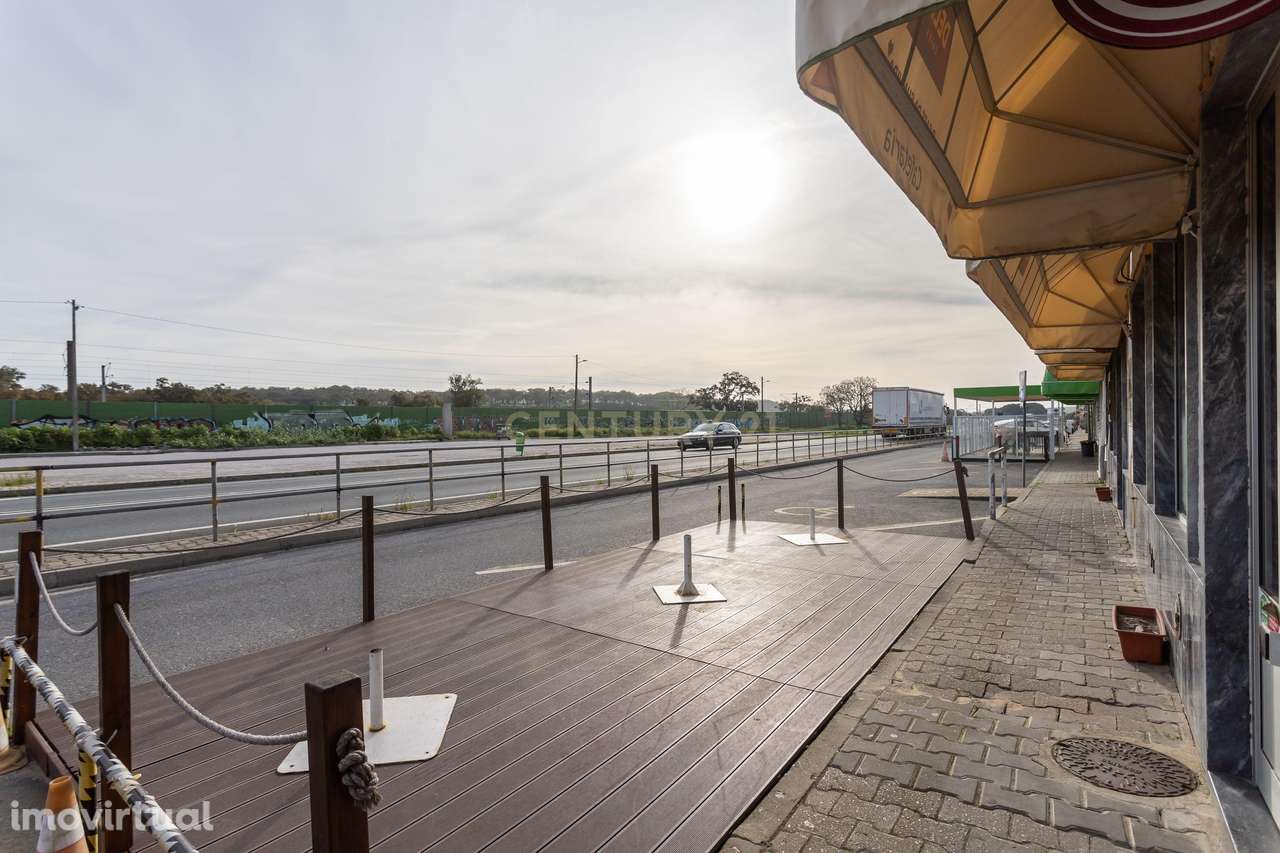 Restaurante tradicional em funcionamento de 1984, com gastronomia de e - Grande imagem: 2/53