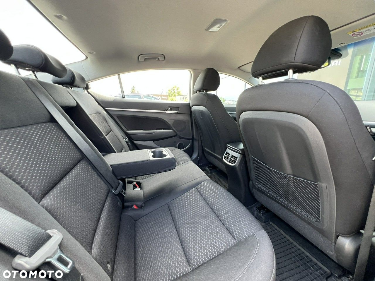 Hyundai Elantra - 16