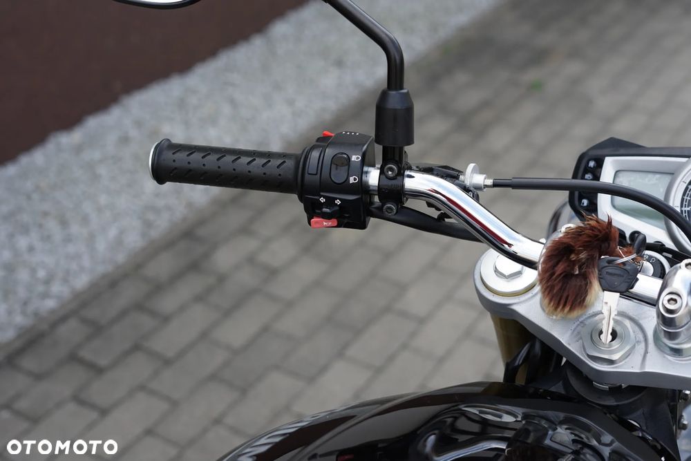 Triumph Street Triple - 17