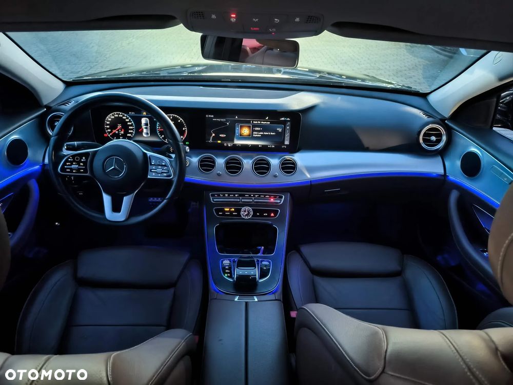 Mercedes-Benz Klasa E 200 d 9G-TRONIC - 30