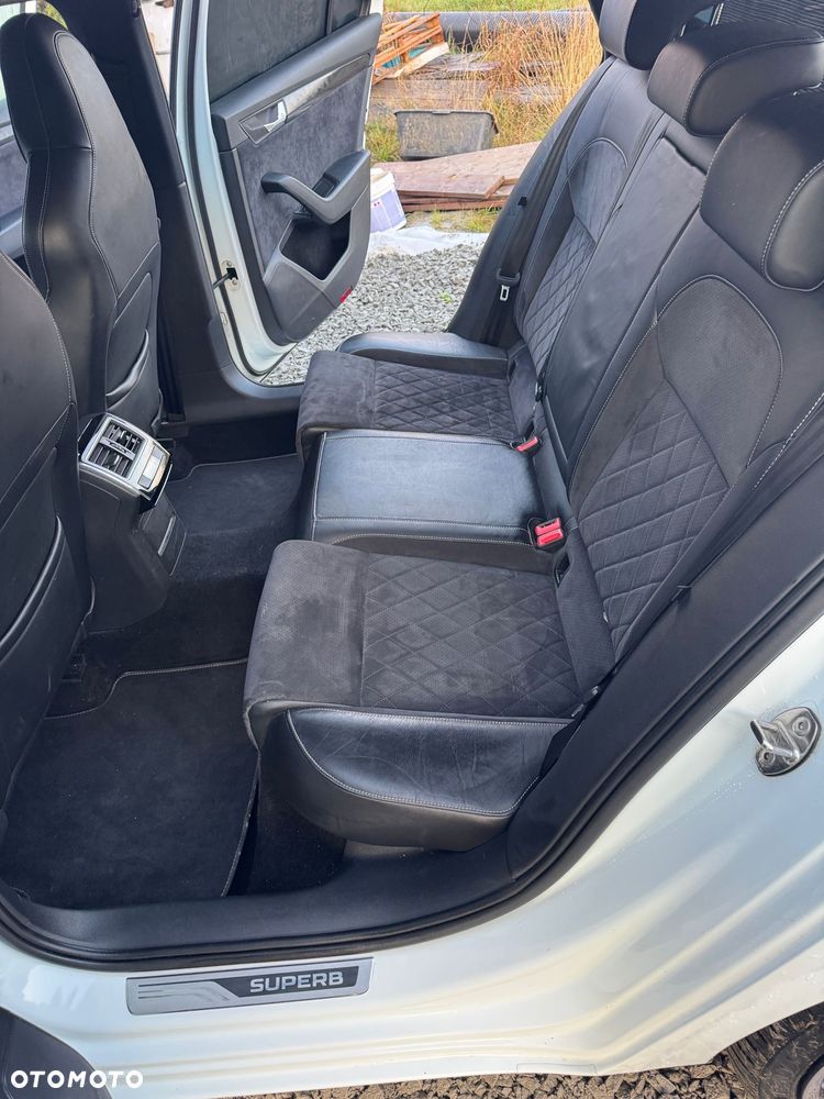 Skoda Superb Combi 2.0 TSI 4x4 DSG SportLine - 22
