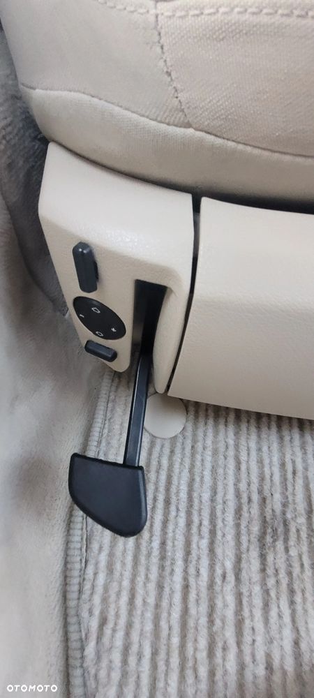 Mercedes-Benz Klasa E 220 CDI Elegance - 19