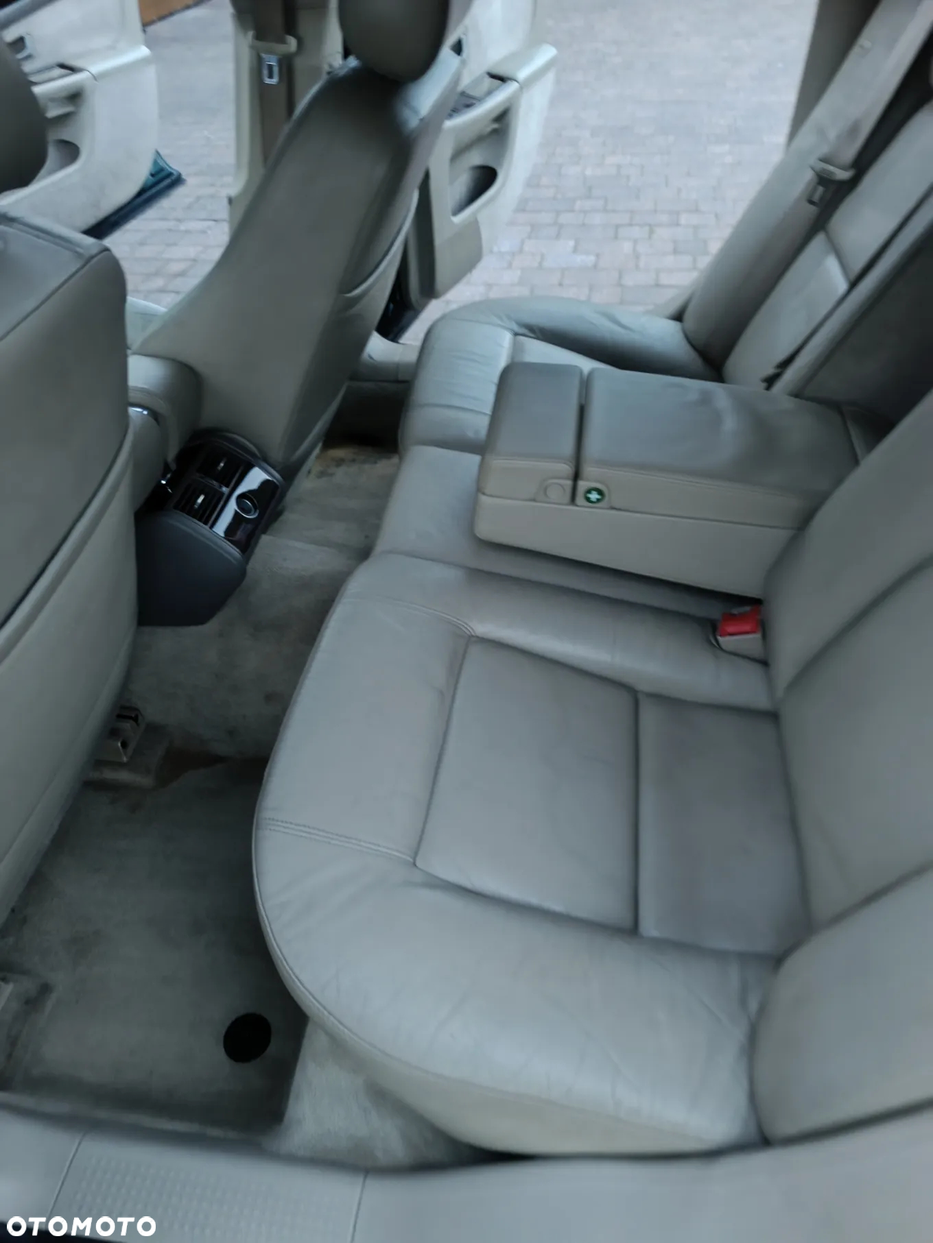 Audi A8 4.2 Quattro - 13