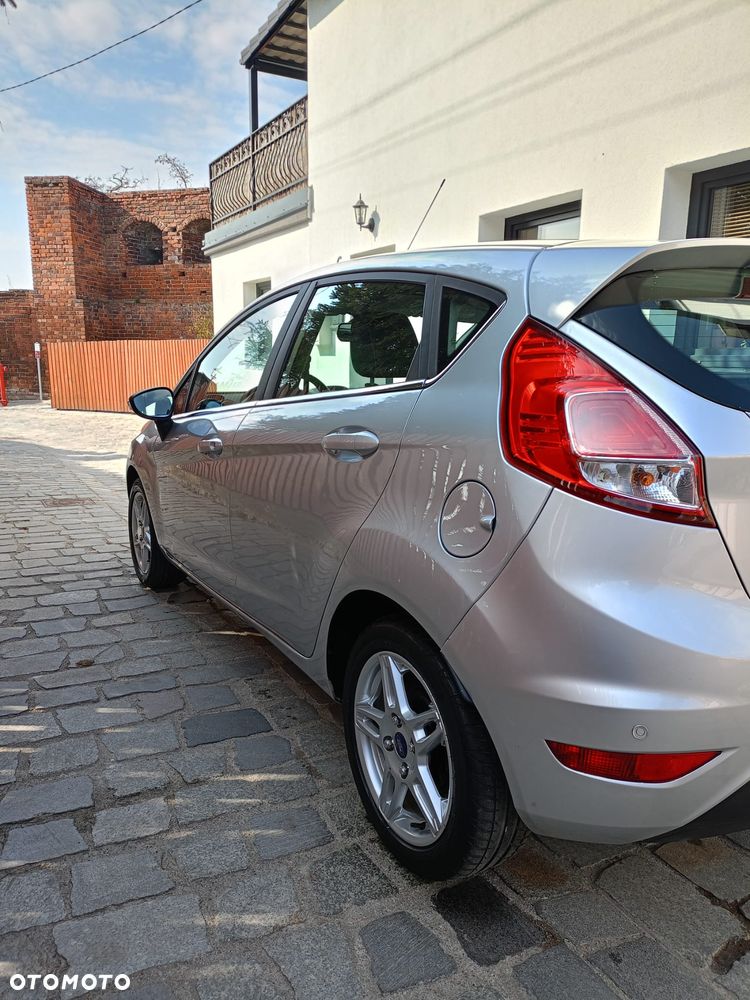 Ford Fiesta 1.5 TDCi SYNC Edition - 5