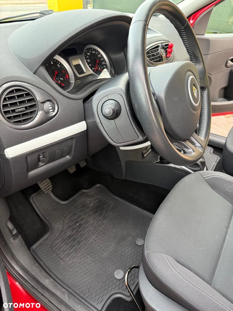 Renault Clio 1.2 16V TCE S - 10
