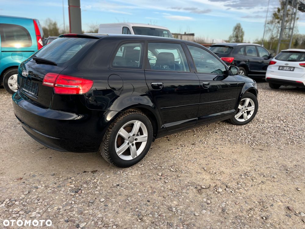 Audi A3 Sportback 1.6 Attraction - 4