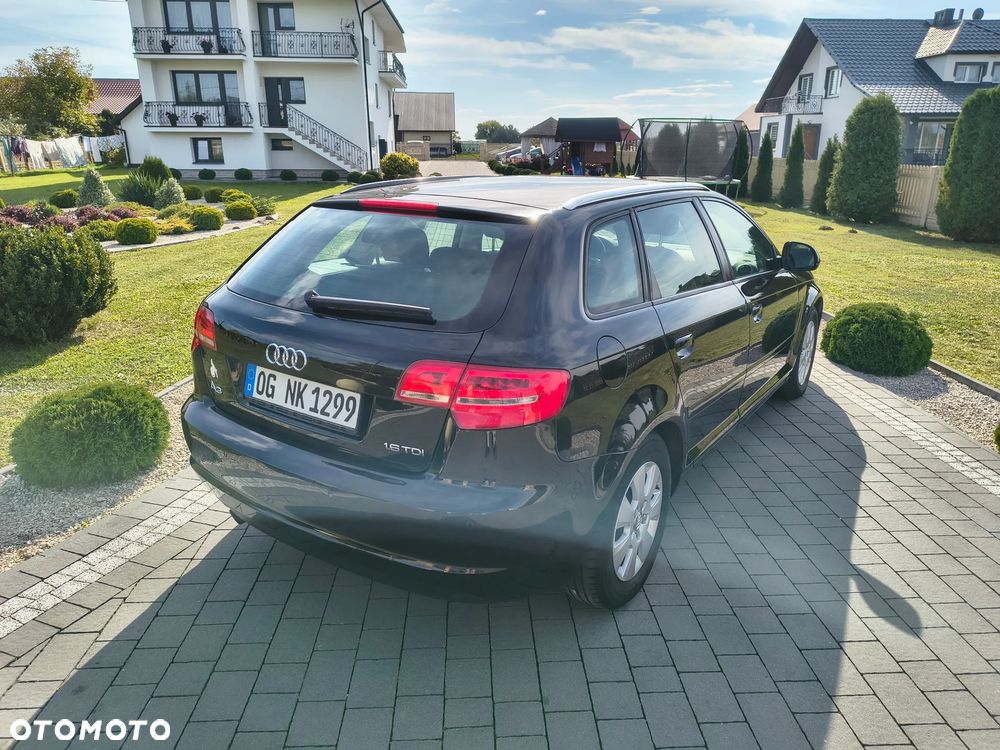 Audi A3 Sportback - 8