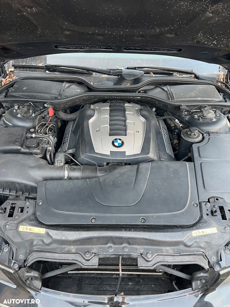 BMW Seria 7 740i A - 16