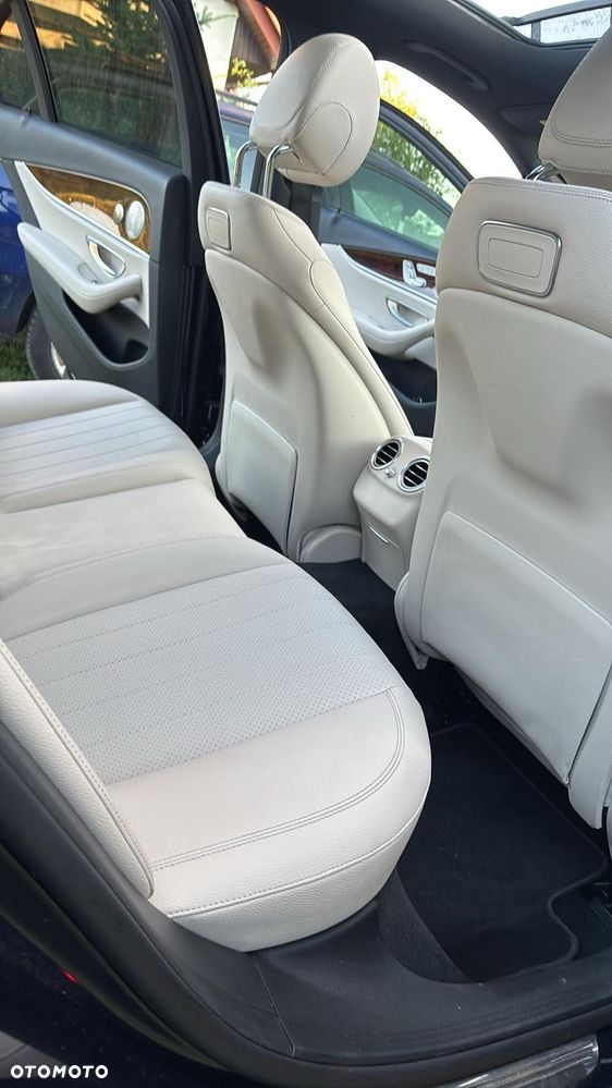 Mercedes-Benz Klasa E 300 9G-TRONIC AMG Line - 12