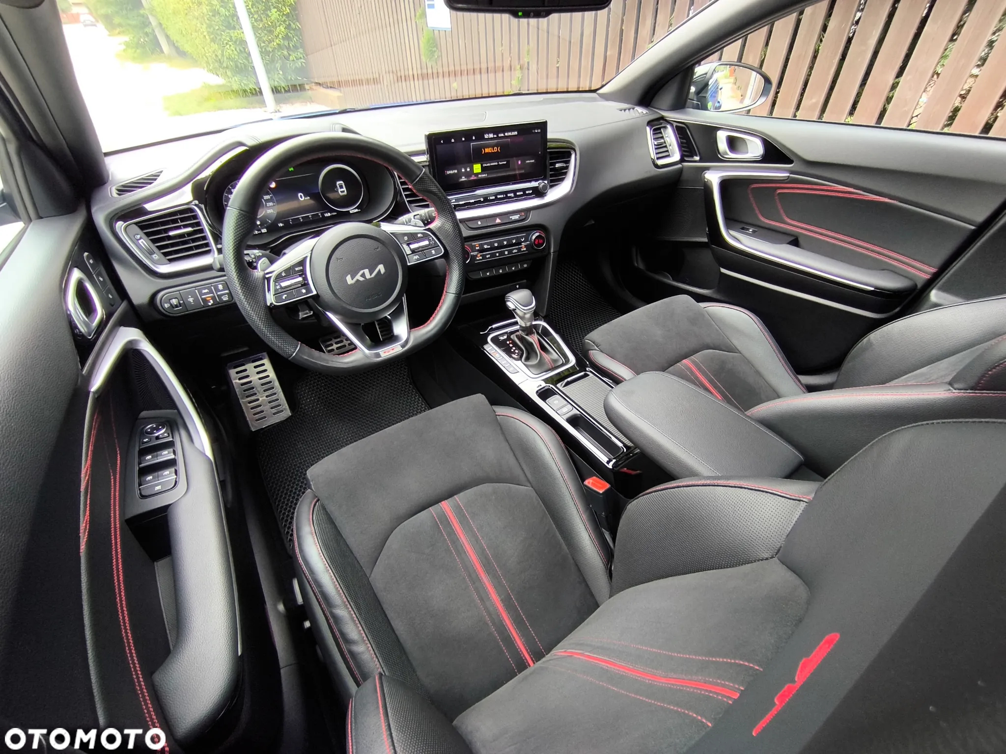 Kia ProCeed 1.6 T-GDI GT DCT - 14