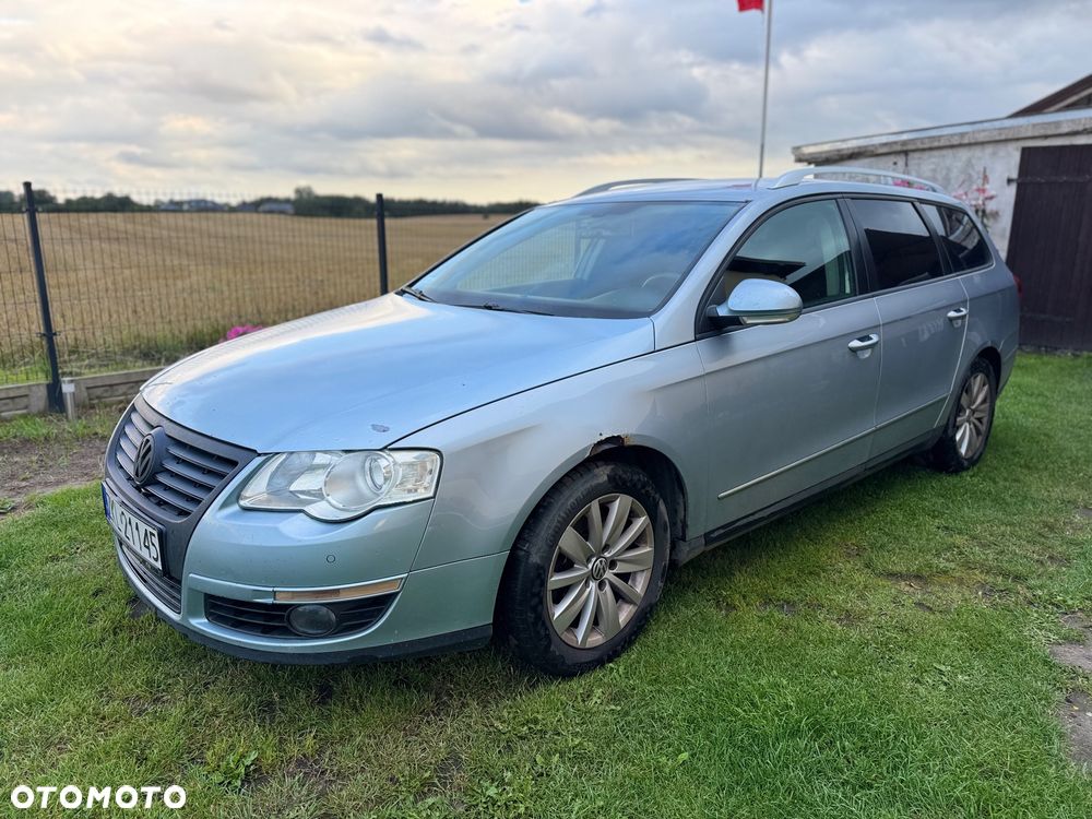 Volkswagen Passat - 1