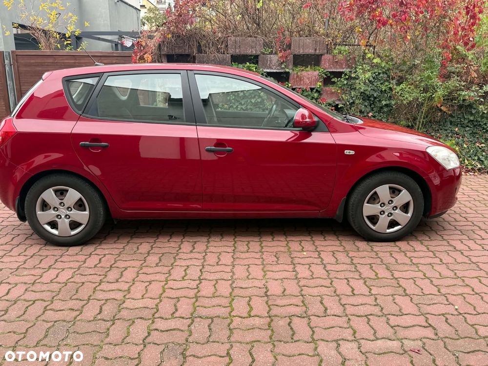 Kia Ceed 2008 photo 4
