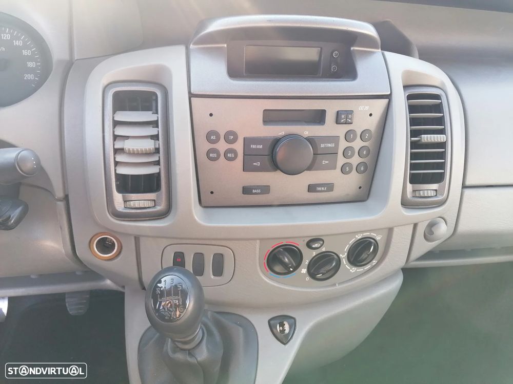 Opel Vivaro 2.0 - 10