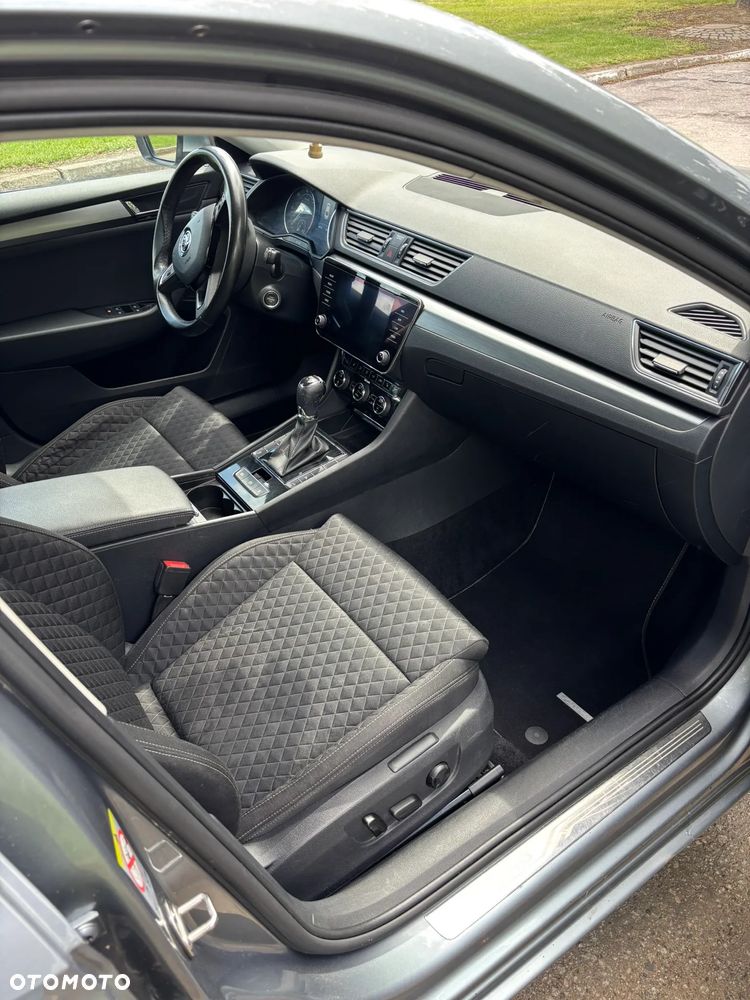Skoda Superb 2.0 TDI Style DSG - 30