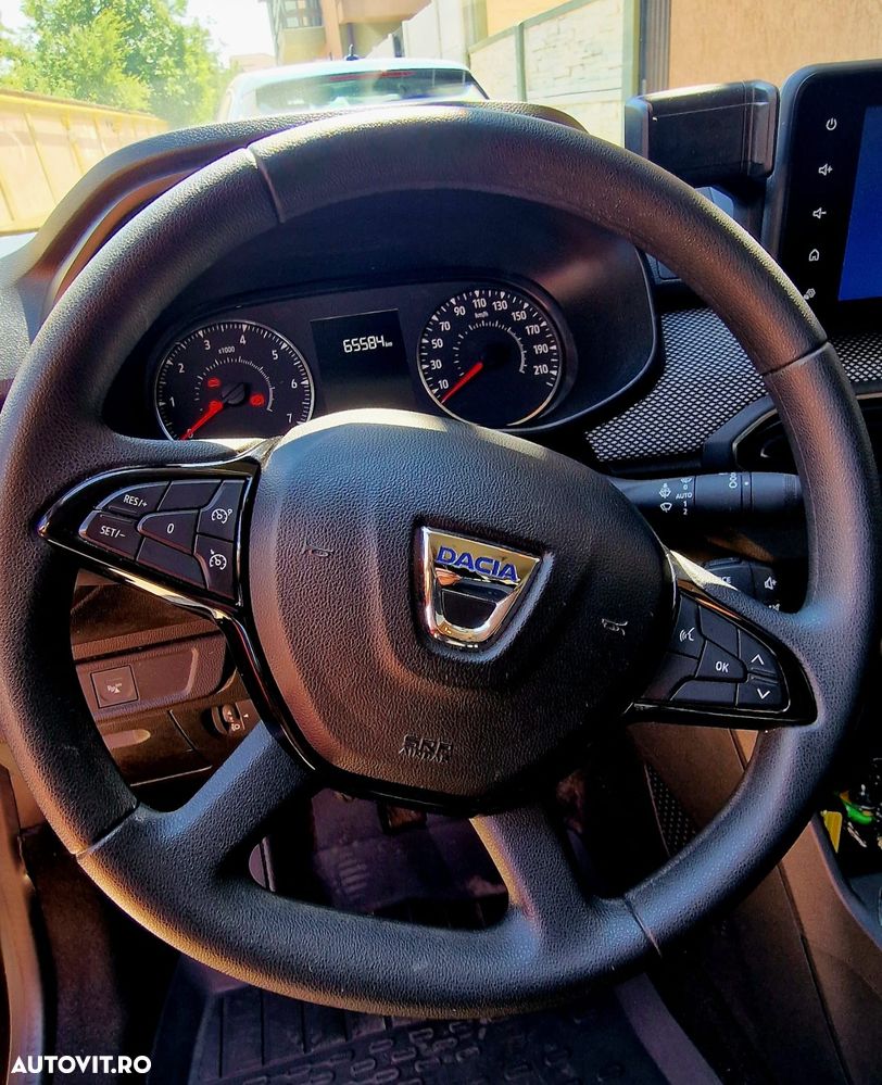 Dacia Logan TCe 90 Essential - 3