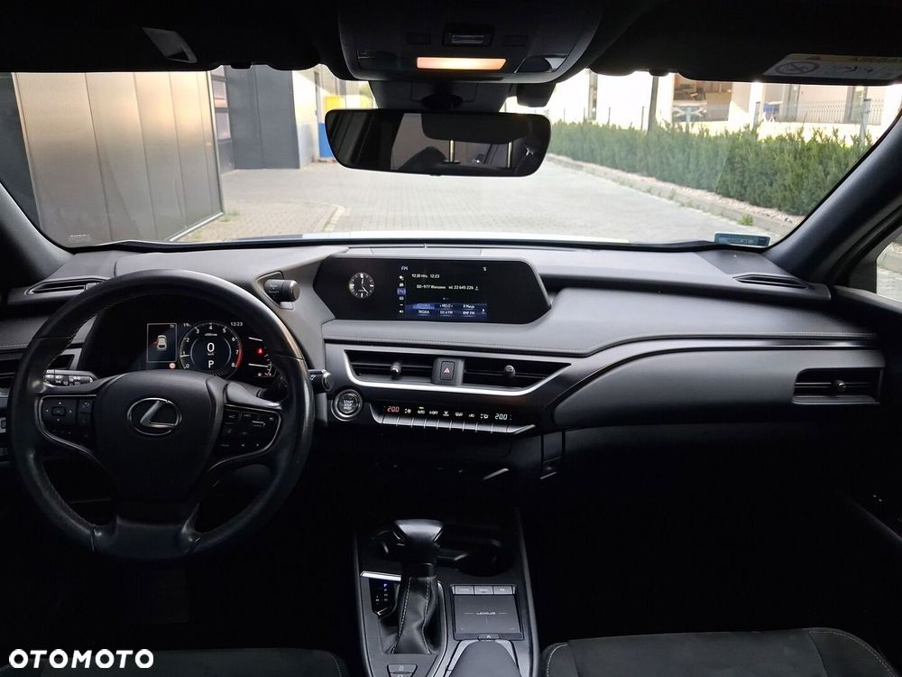 Lexus UX 200 GPF Business Edition 2WD - 22
