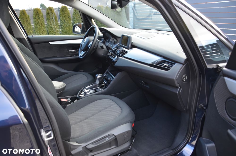 BMW Seria 2 218d - 18