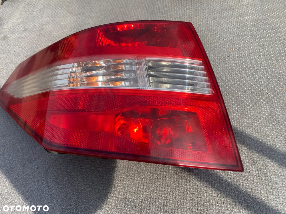 LAMPA TYŁ TYLNA LEWA RENAULT LAGUNA 3 III - 3