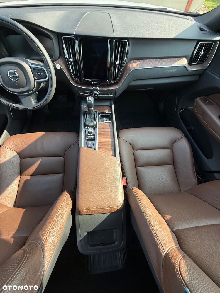 Volvo XC 60 T5 AWD Geartronic Momentum Pro - 12