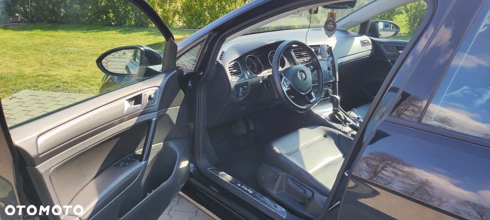 Volkswagen Golf - 6