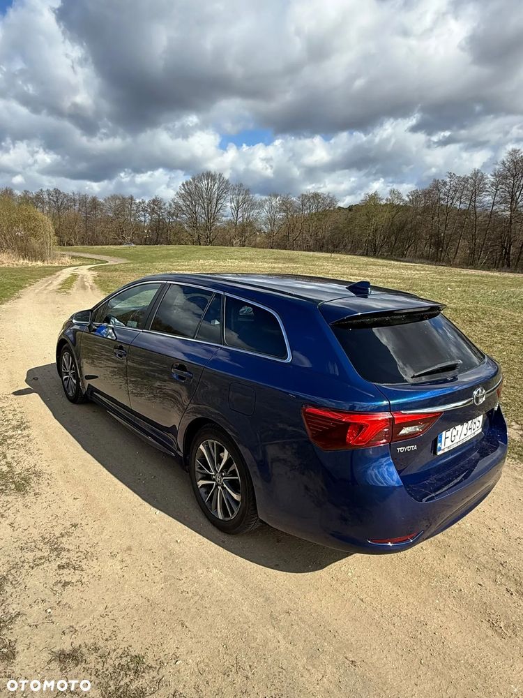 Toyota Avensis 2.0 D-4D Premium - 16