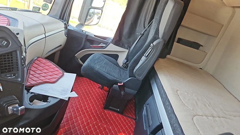 Mercedes-Benz Actros - 5