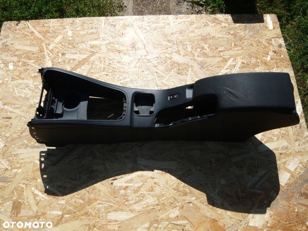tunel środkowy podłokietnik 685000009r renault megane iii - 1